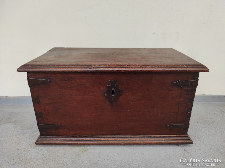 Antique renaissance chest furniture hardwood double-headed eagle 18th century heavy 961 6105