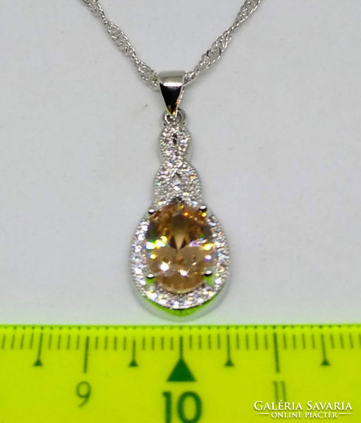 18K filled white gold (wgf), morganite crystal pendant