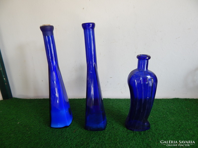 3 db lila,,kobaltkék váza,,28--28--20 cm es.