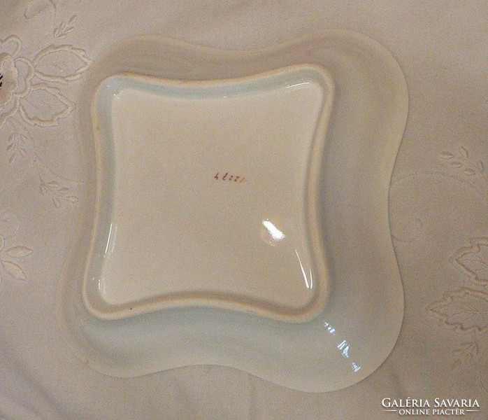 Rose patterned porcelain bowl