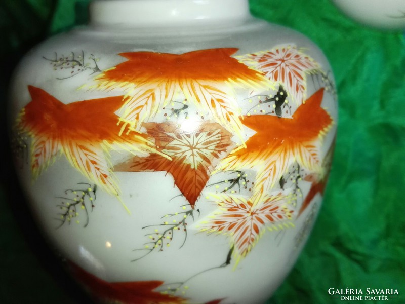 Japán porcelán teafű tartó aromazáró tetővel.Újszerű.