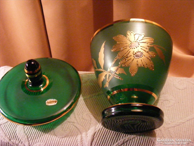 Cseh bohemia talpas zöld üveg bonbonier