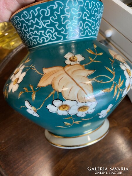 Zsolnay porcelán váza .