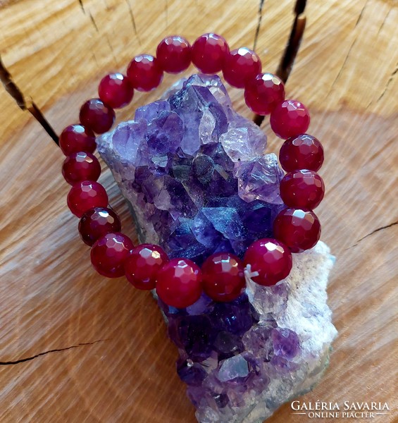 Beautiful cherry red faceted agate bracelet