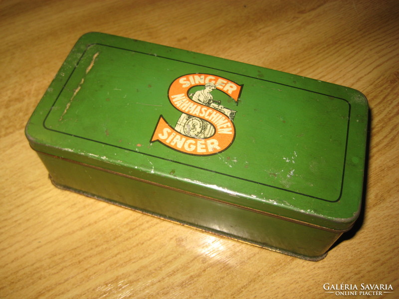 Singer sewing machine box, with original old oiled factory parts inside