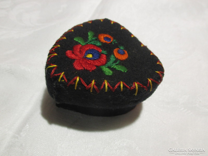 Box decorated with Matyo embroidery
