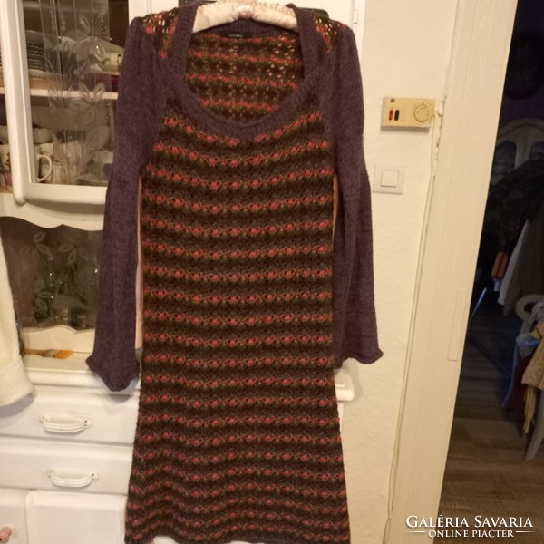 Knitted women's dress
