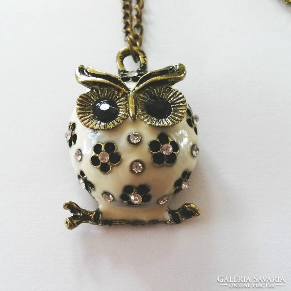 White owl pendant on a 70 cm necklace, new!