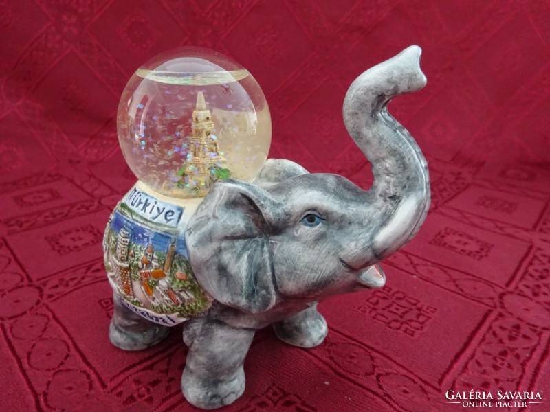 Hand-painted Turkish porcelain elephant, length 10 cm, height 10 cm. He has!