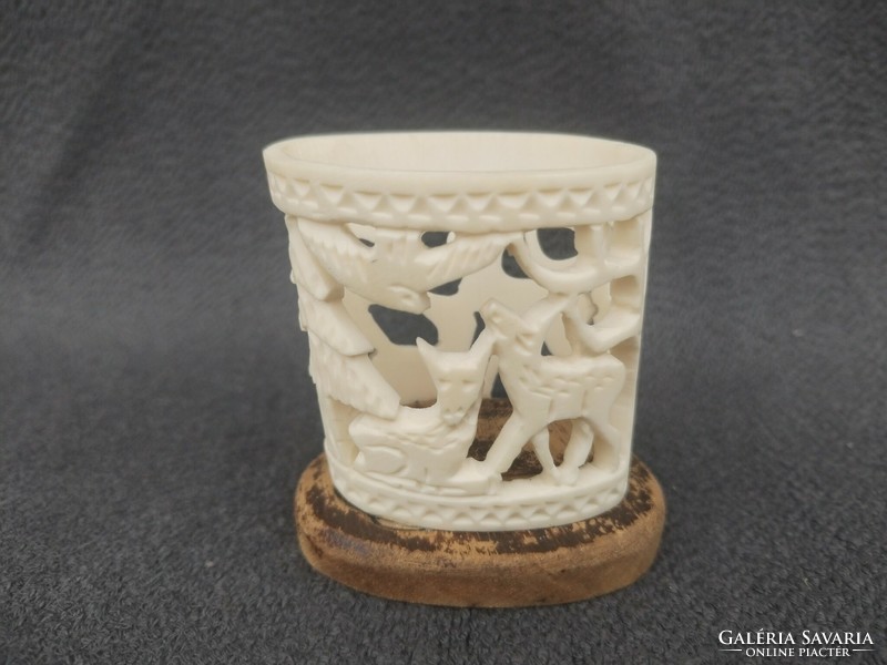 6 cm high pierced bone toothpick holder