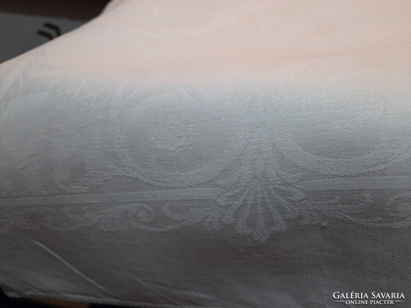 Wonderful large damask tablecloth 175 x 175 cm