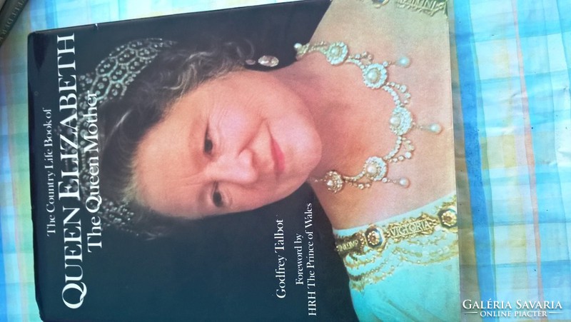 Queen Elizabeth angol nyelvű könyv