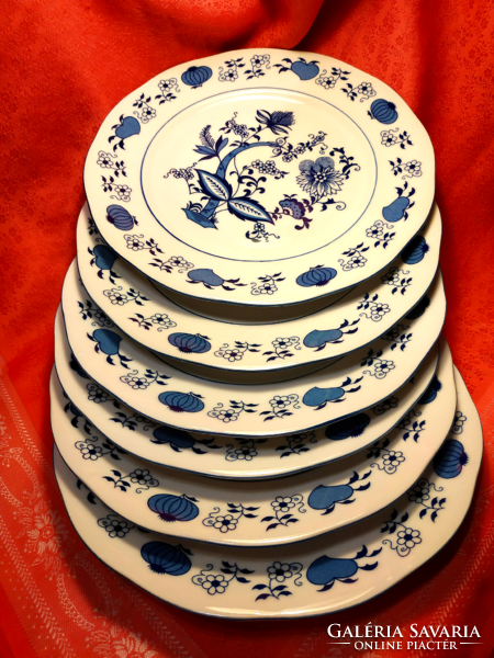 Beautiful porcelain, large flat plate with onion pattern, 6 pieces