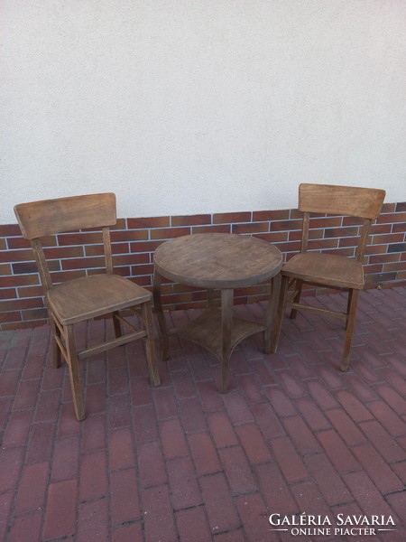 Round smoking table with chairs