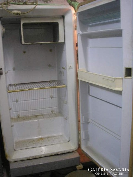 Leárazva 2 db Régebbi  jól működő hűtőszekrények mélyhűtő résszel + Lehel Zanussi 260 literes