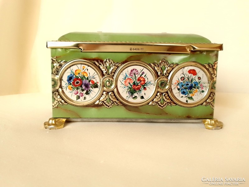 Vintage fém pralinés doboz láda persely medalion virágminta árvácska szegfű búzavirág Delitzscher