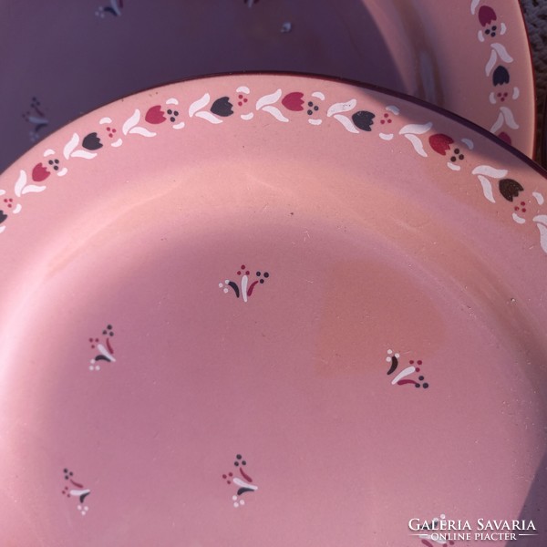 Ceramic/porcelain? Pastry plates