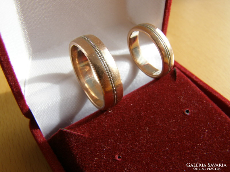 Pair of red gold wedding rings, 12.73 Grams!