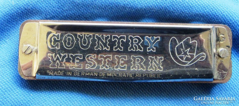 G.D.R. Country Western G hangolású szájharmonika,hossza 10,5 cm,2,7 cm széles.