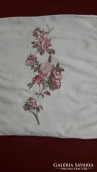 Embroidered pillowcase (l3092)