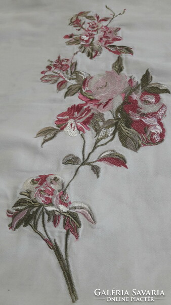 Embroidered pillowcase (l3092)
