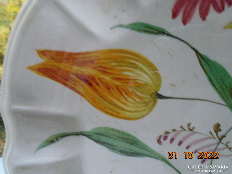 RENAISSANCE REVIVAL kézzel festett egyedi reneszánsz virágmintával majolika tál