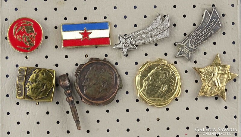 1L223 Josip Broz Tito - Jugoslavia kitűző csomag 9 darab