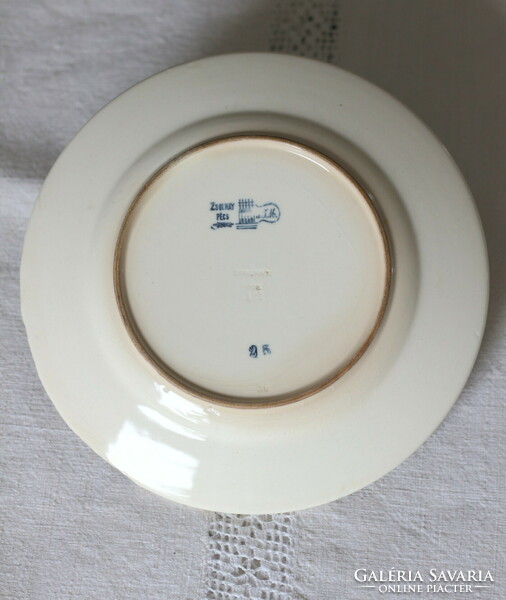 Antik Zsolnay, családi pecsétes tányér