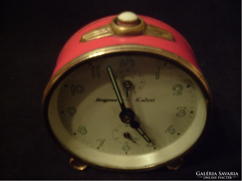 Dugena cadet rattling table clock is a rarity, the second hand goes almost continuously