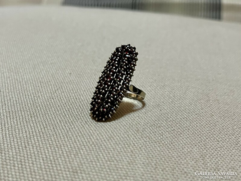Gold-plated silver ring with garnet
