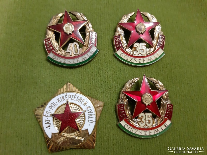 Badges pageant