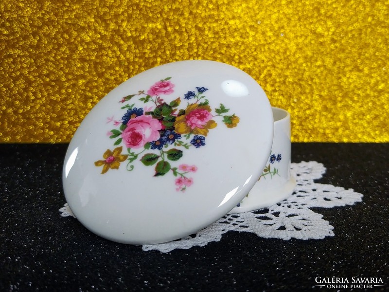 English porcelain jewelry holder