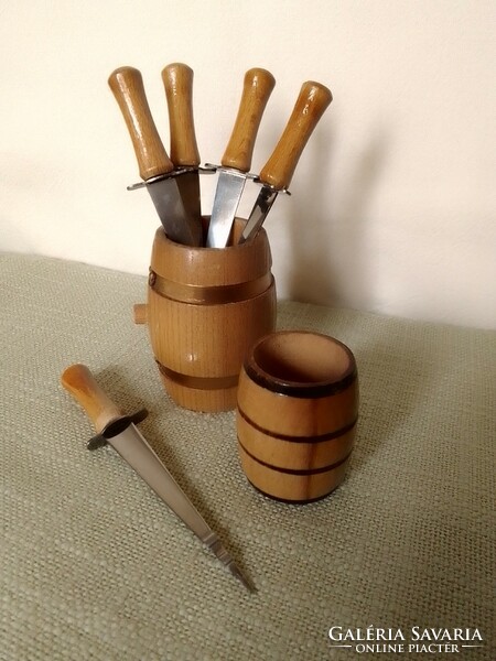 Retro wood-handled steel sandwich sword snack cold plate set wooden barrel toothpick holder party accessory