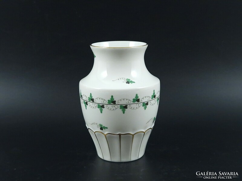 Patterned vase of Herend parsley