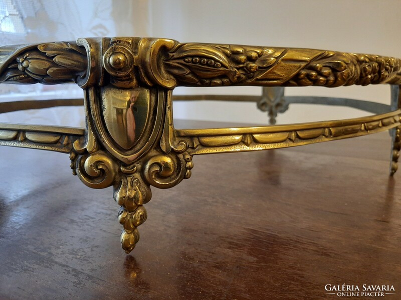 Large classicist chandelier, bronze central ring