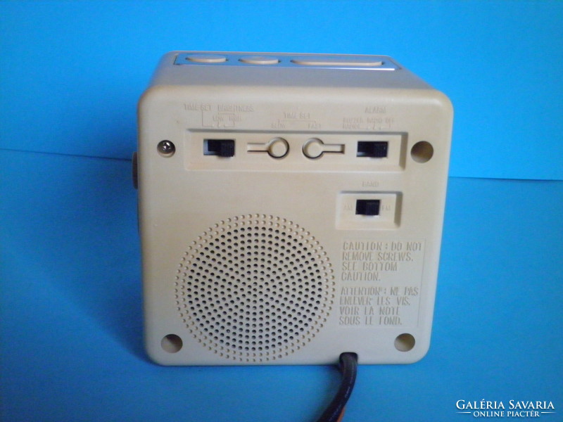 Vintage Panasonic RC-57 Cube rádiós ébresztő óra