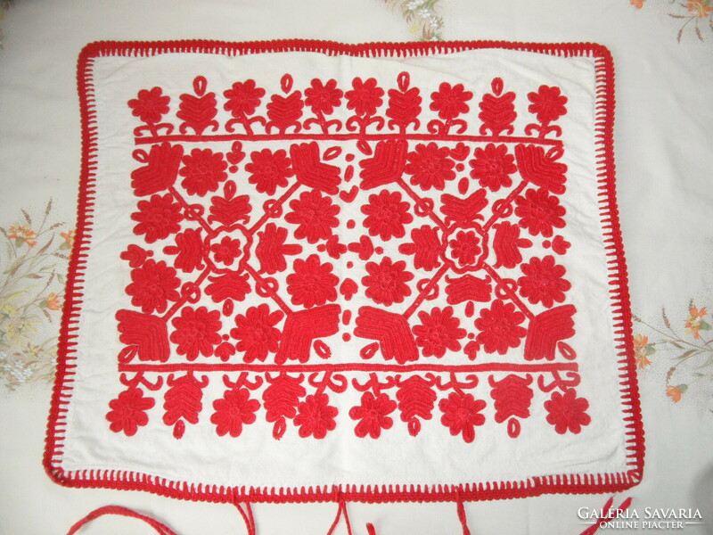 Kalotaszeg hand-embroidered written decorative pillow cover