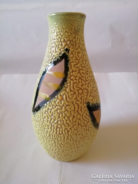 Iparművészeti kerámia váza - krémszínű rücskös váza hibátlan, jelzett 19 cm