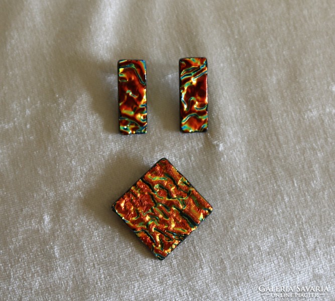 A set purchased in a jewelry store made with a special process - earrings + pendant