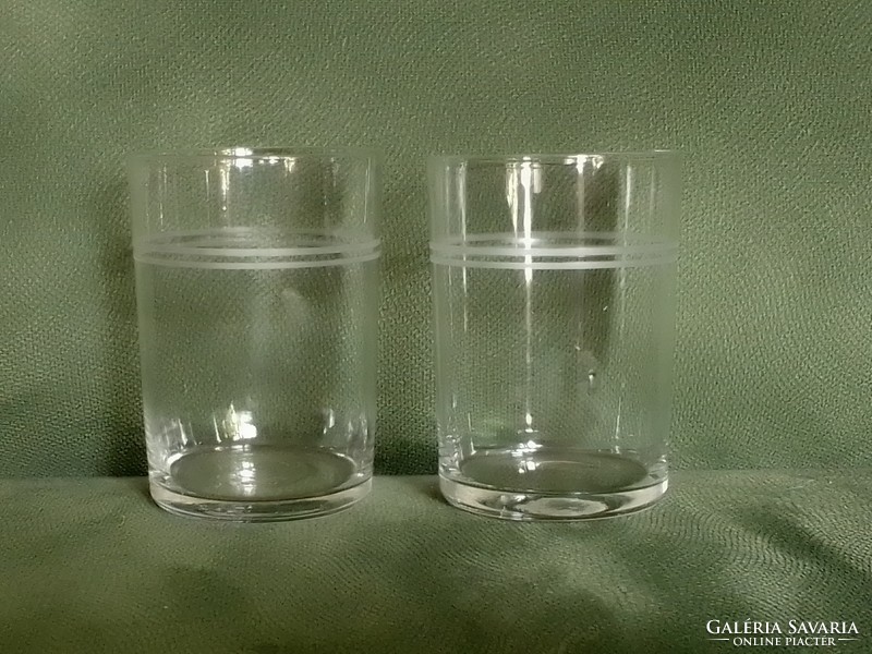 Két régi retro üveg boros vizes pohár csiszolt díszcsíkkal, 60-as 70-es évek, hibátlan