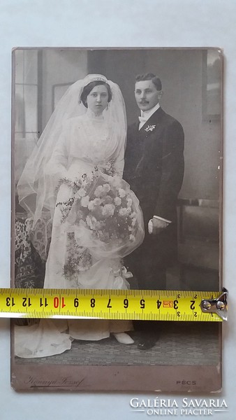 Antik esküvői fotó Könnyű József fotográfus Pécs műtermi fénykép menyasszony vőlegény kép