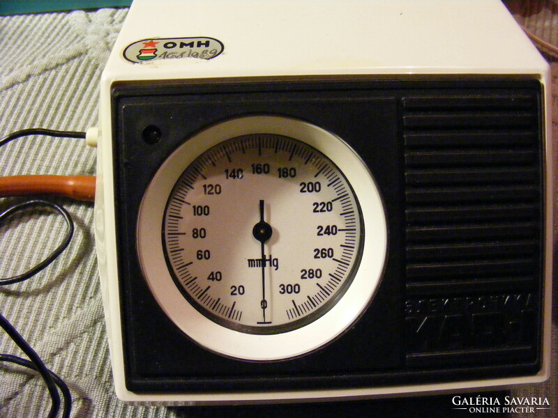 2 db retro orosz "csoda" -  vérnyomásmérő és hajszárító