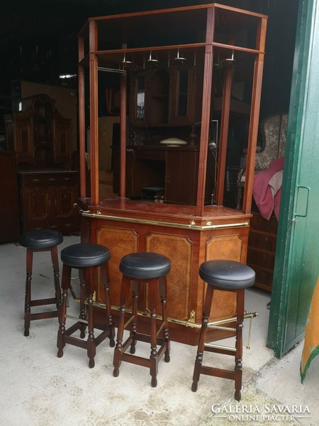 Beautiful bar counter with 4 chairs
