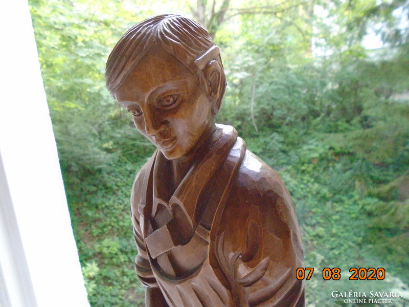 AZ ASZTALOSMESTER nagyméretű egy darab fából faragott szobor