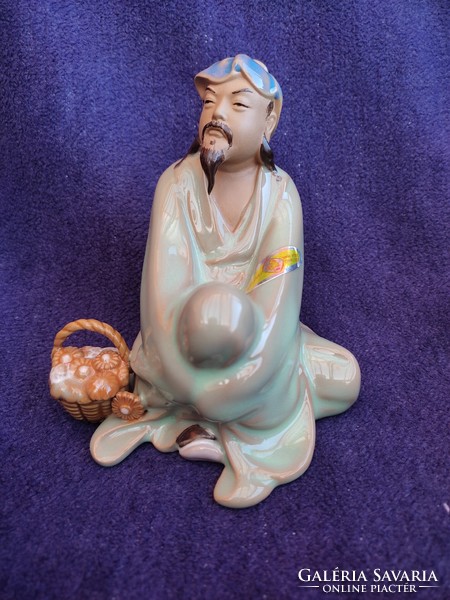 Chinese shiwan porcelain, the fruit seller
