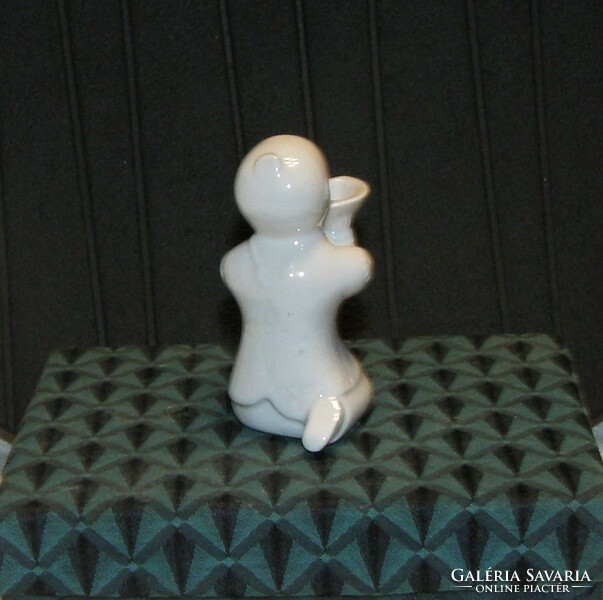 Kínai figura tállal - Fehér herendi porcelán