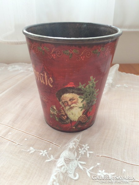Santa Claus patterned metal effect pot, pot