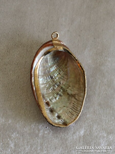 Pendant made of shells, gold-plated, purchased from a jeweler.