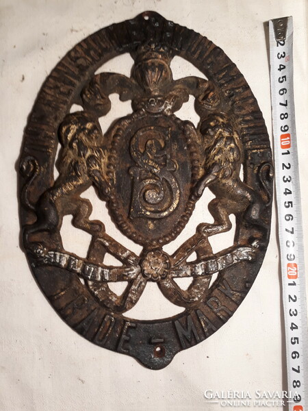 Beautiful cast iron sewing machine emblem (can be used for many purposes)