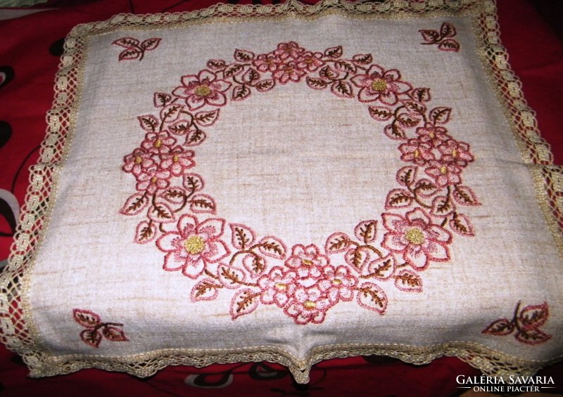 Table cloth embroidered on mixed fiber fabric 77 x 75 cm x